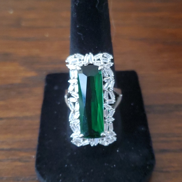 Jewelry - STERLING SILVER RING